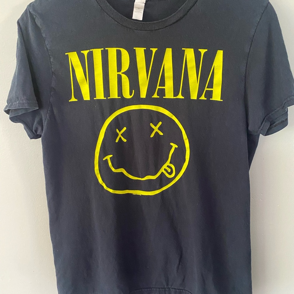 NIRVANA Black and Yellow short sleeve T-Shirt smiley face sz‎ medium